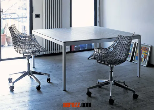 China Outdoor Dining Furniture Stack Wedding Banquet Office Acrylic Clear Meridiana Chair