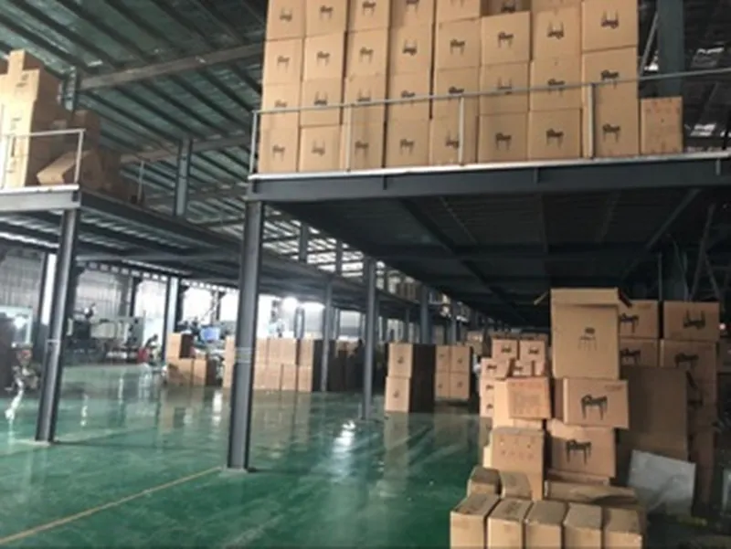 China Product Dining Room Furniture Unique New Style Sedie Shell Cafe Hotel Plastic Chair